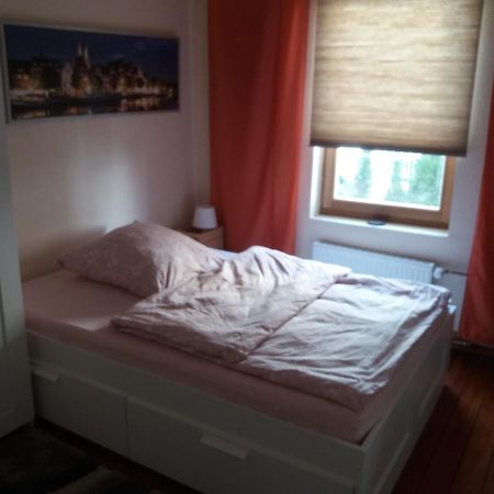 Pensionszimmer Luetzowzimmer Lubeck Bagian luar foto