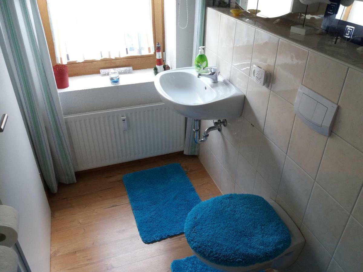 Pensionszimmer Luetzowzimmer Lubeck Bagian luar foto