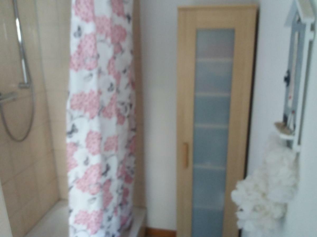 Pensionszimmer Luetzowzimmer Lubeck Bagian luar foto